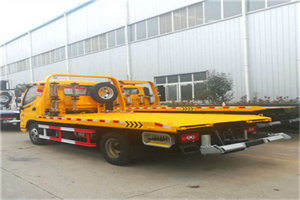 常山附近拖车救援搭电